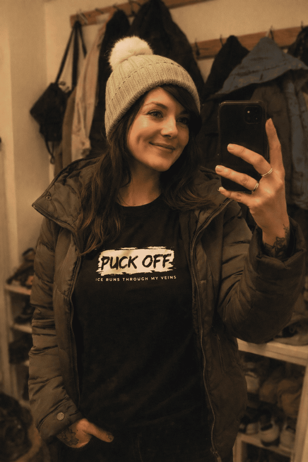 Damen T-Shirt Hockey Puck Off – Statement Shirt für starke Spielerinnen