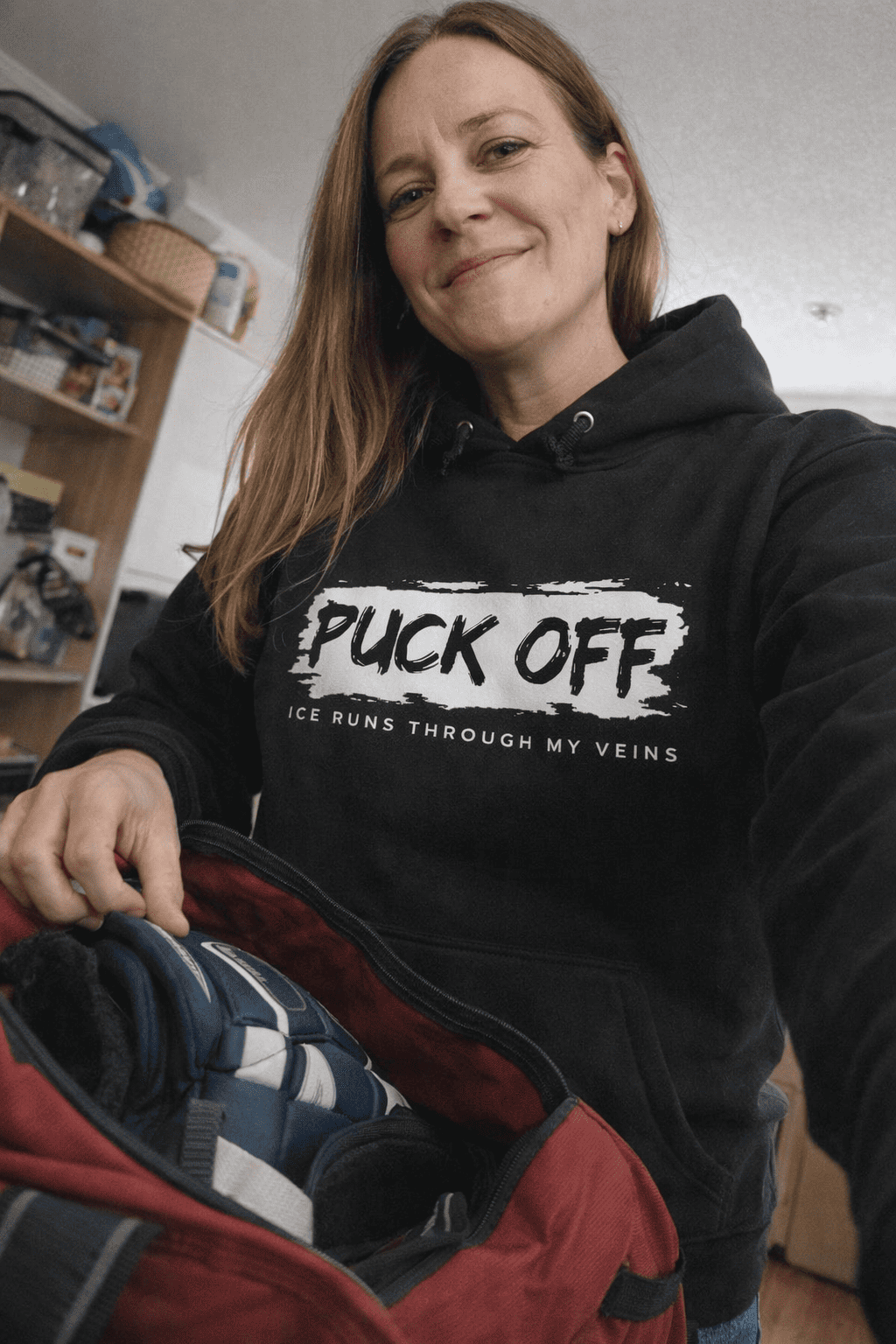 Puck Off – Hockey Hoodie mit klarer Ansage & Attitude