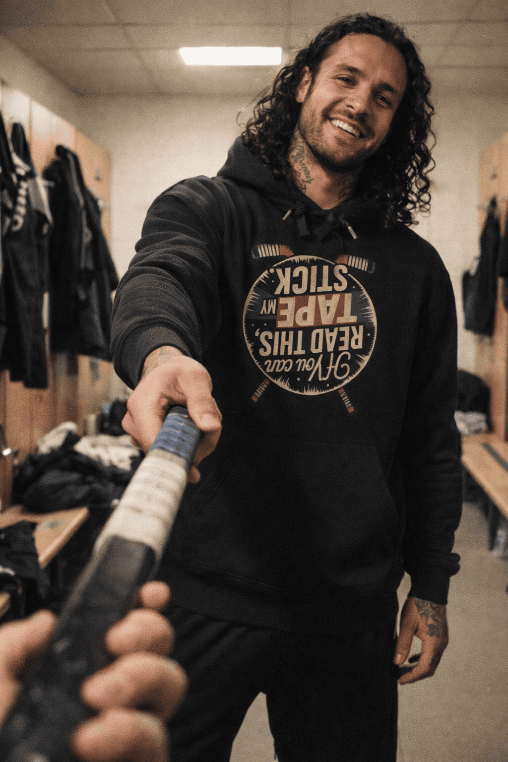 If You Can Read This – Hockey Hoodie mit locker-room Humor