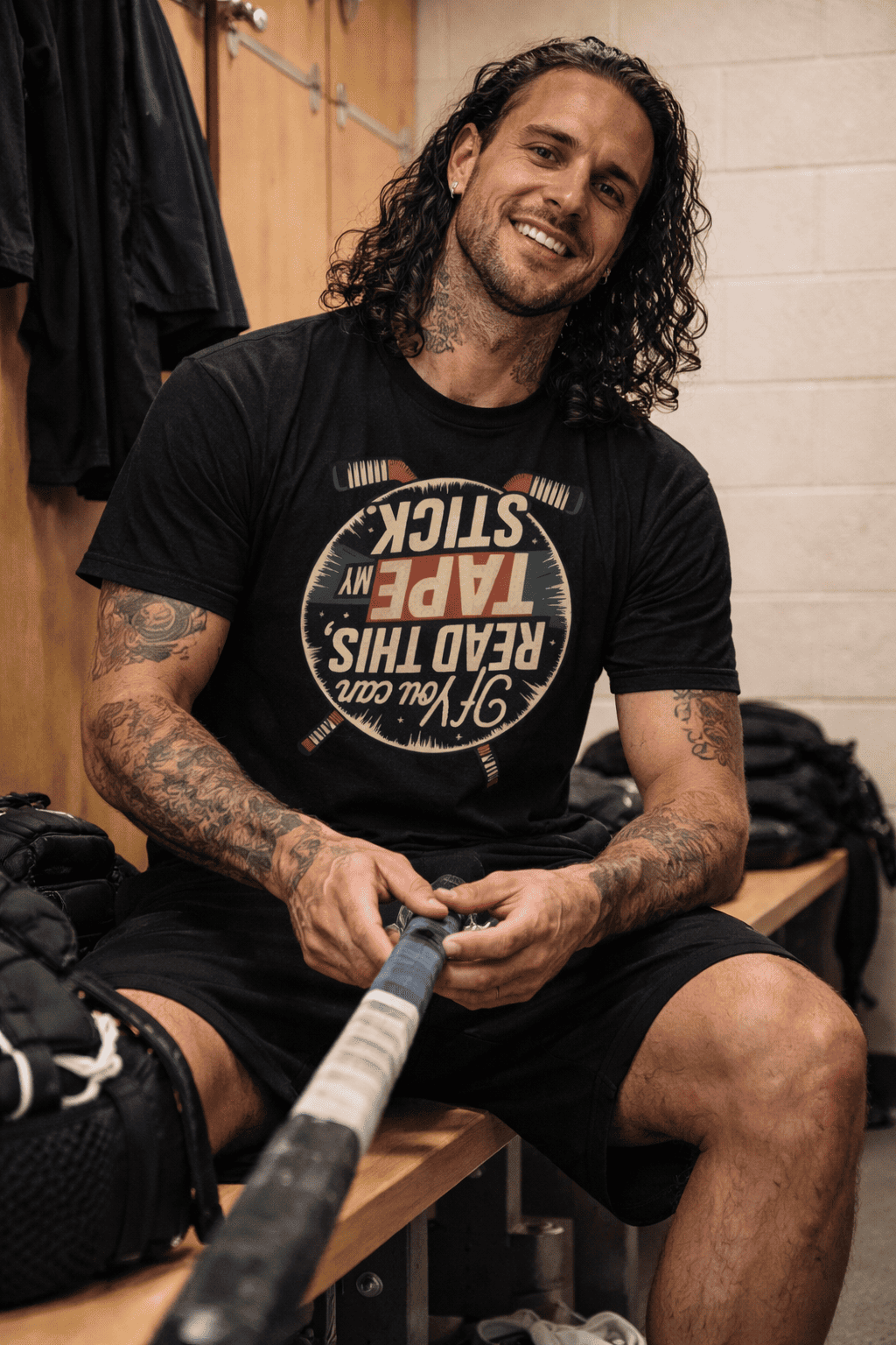 If You Can Read This – Funny Hockey T-Shirt für Spieler & Fans