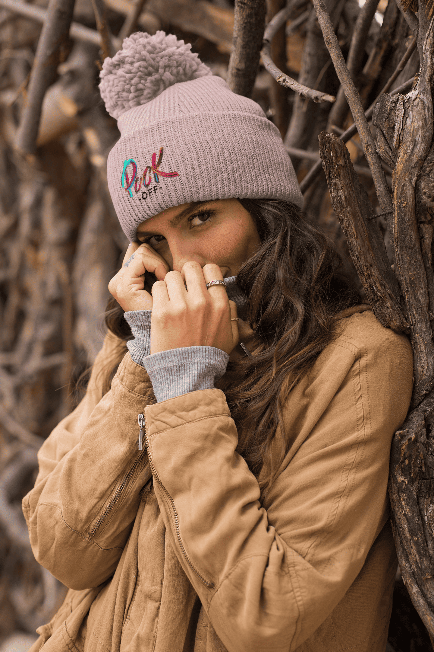 Hockey Bommelmütze „Puck OFF“ – Warme Beanie für Winter & Rink